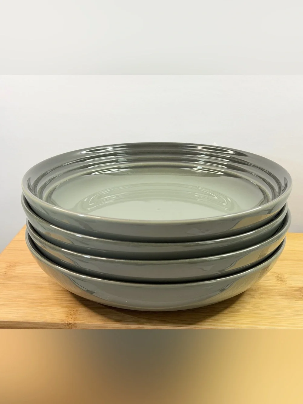 Le Creuset Stoneware Set of 4 Pasta Bowls 8.5 Inch, THYME - NEW